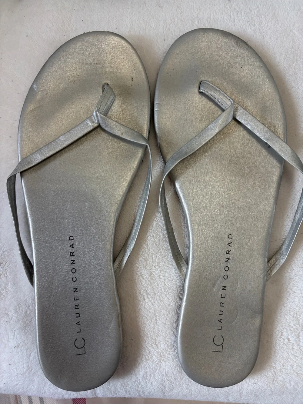 LC Lauren Conrad Slim Strap flip flops Black, Silver,Tan,gray,cream and blue - Picture 2 of 7